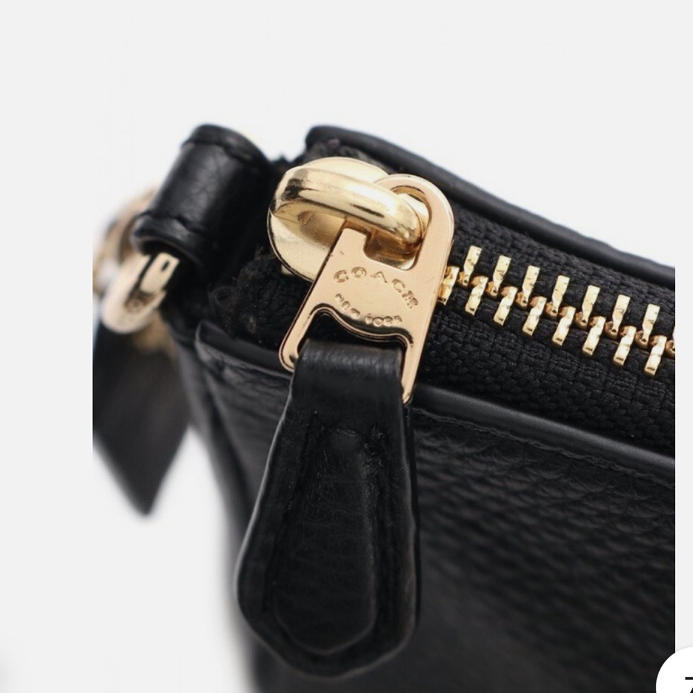 Coach NWT leveled leather large wristlet with chain clutch black gold - Picture 7 of 16